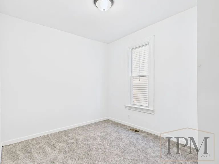 26 S Pine St — Photo 8