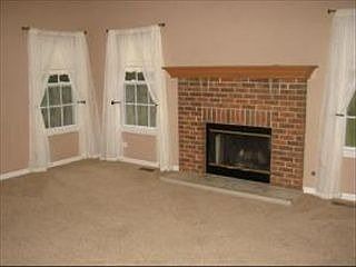 4th image of 2138 Greenview Dr