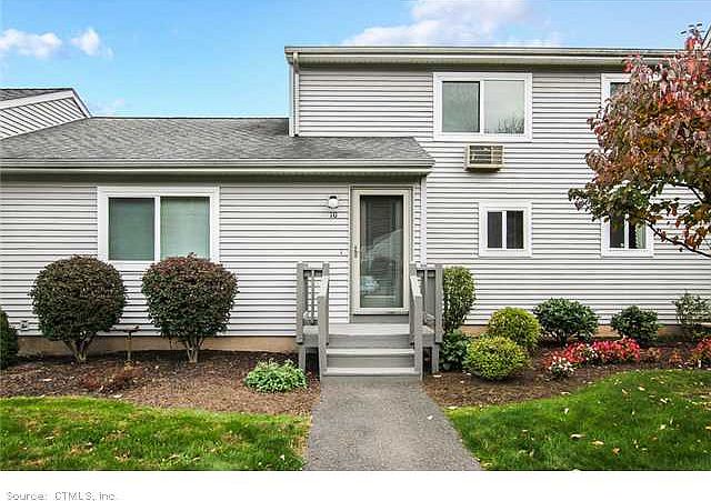 1st image of 10 Chelsea Ln