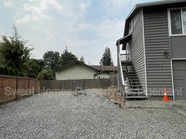 20204 20th Ave W #B, Lynnwood, WA 98036