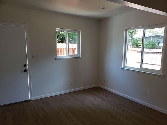 3rd image of 1520 Virginia Ave