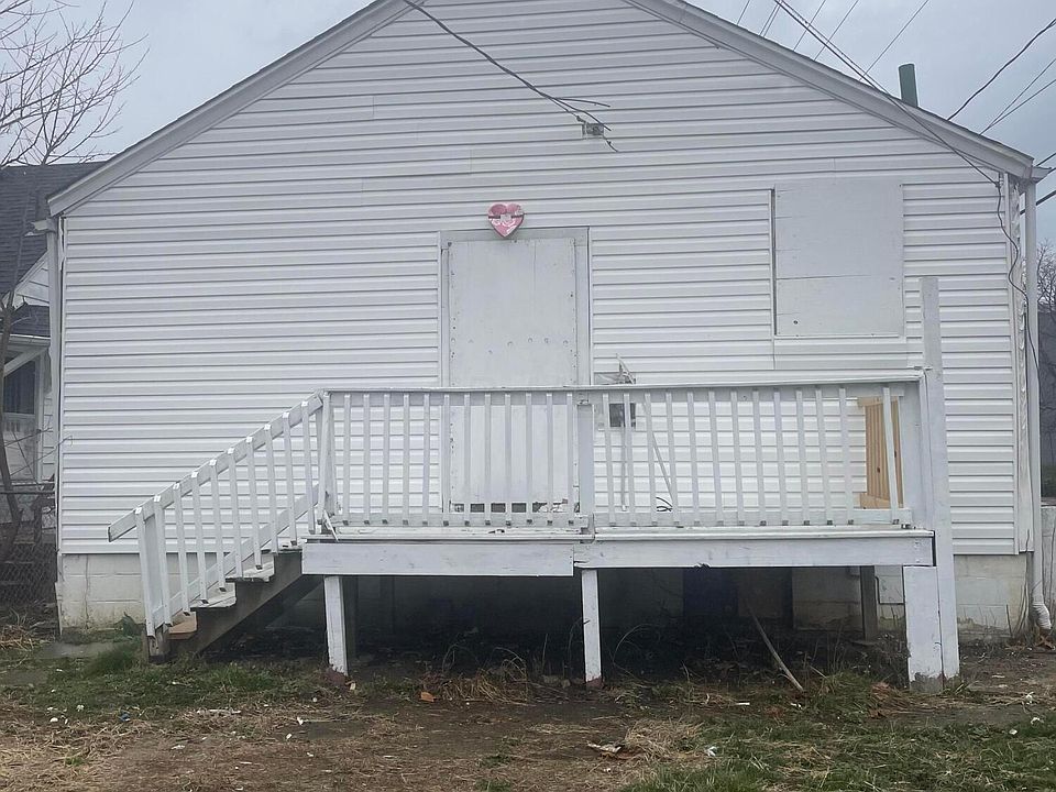 2nd image of 572 S Hague Ave