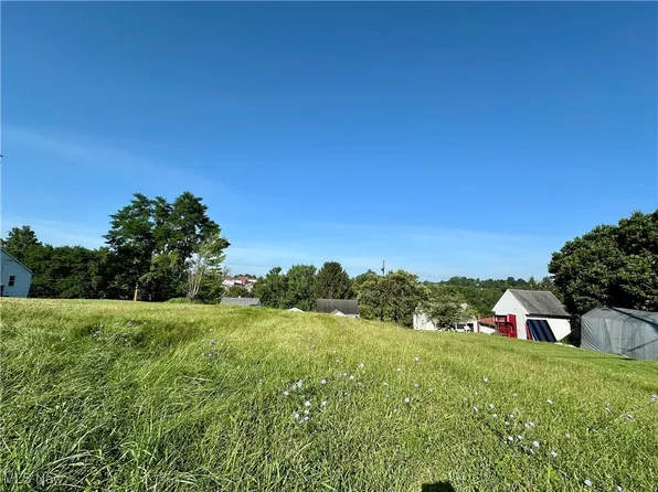 Marie Ave, Weirton, WV 26062