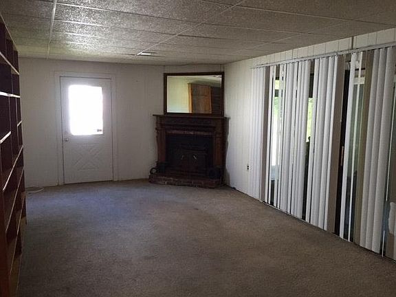 5th image of 108 N Quince Ave