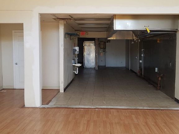 2nd image of 5622 S Grand Blvd
