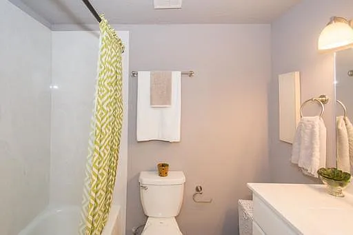 2536 E 6th St #1 — Photo 12