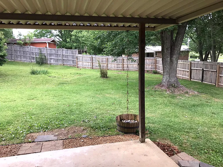 1203 Hales Ct — Photo 22