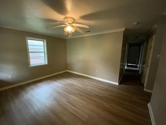 4th image of 1100 Gail Cir
