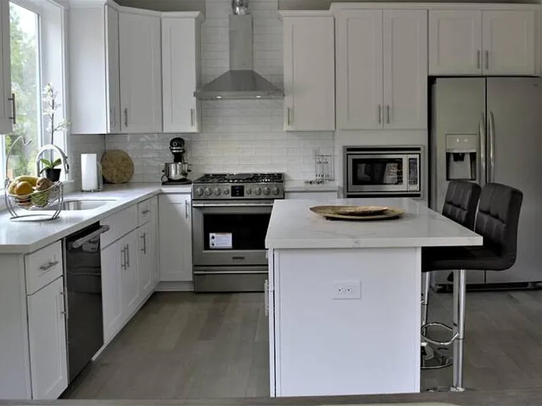 934 Ash St — Photo 4