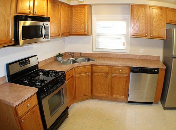 4th image of 1933 N Keeler Ave #2