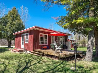 1407 Lakeview Rd, West Bend, WI 53090