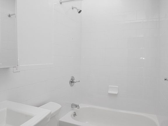 5th image of 7 Jones St APT 17