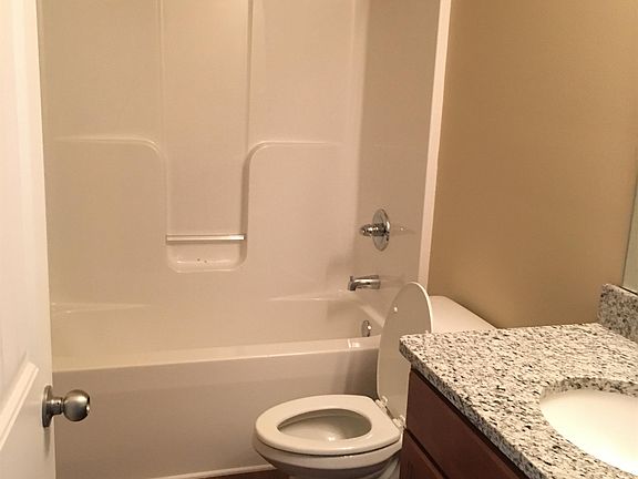 4th image of 229 Mary High Dr
