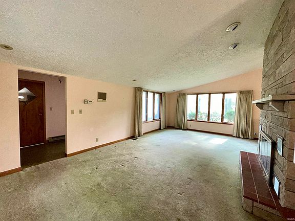 5th image of 3551 Lakeside Dr