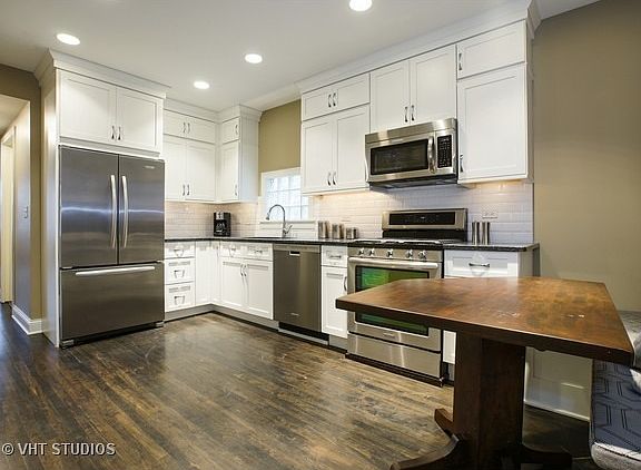 5th image of 2444 N Greenview Ave #2