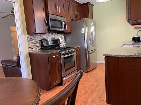 4th image of 21006 Keswick St #1