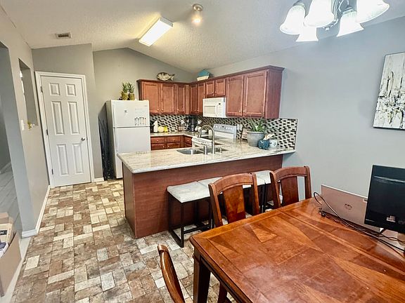 2nd image of 14490 Indian Trails Cir