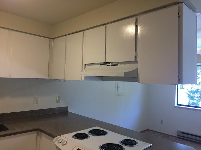 White cabinet unit