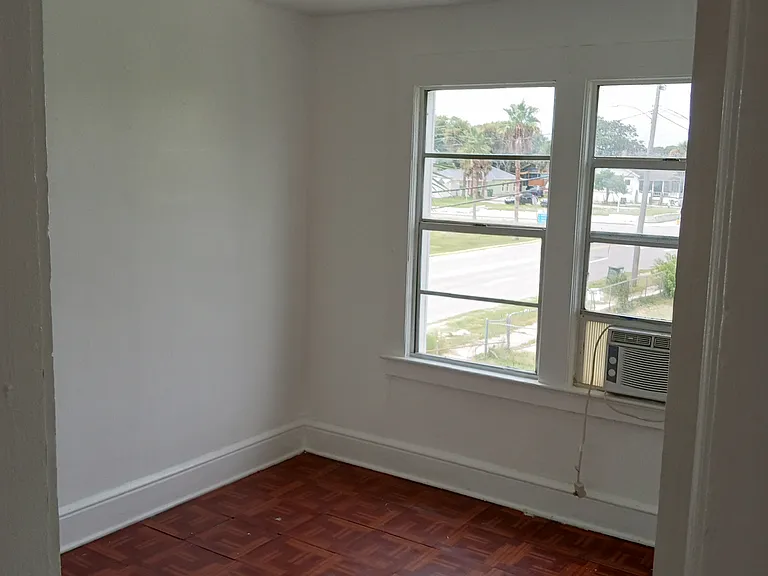 417 Earl St #2 — Photo 2