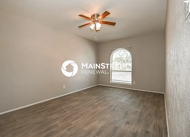 450 Thistle Dr — Photo 9