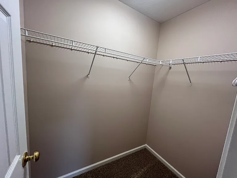 9460 Tanhurst Dr — Photo 33