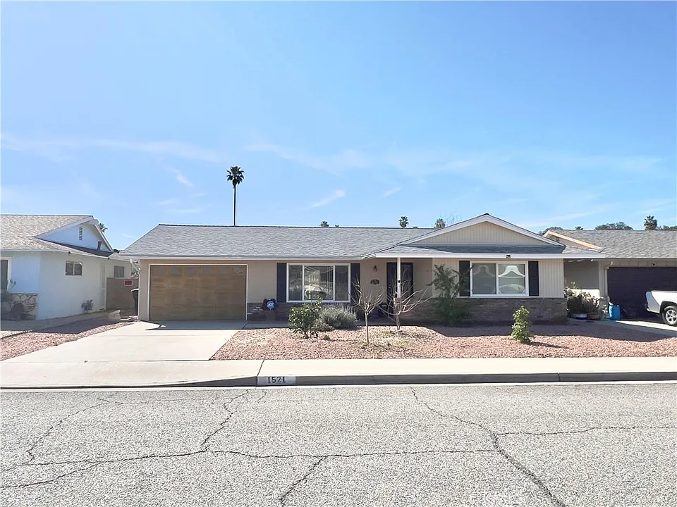 1521 W Westmont Ave