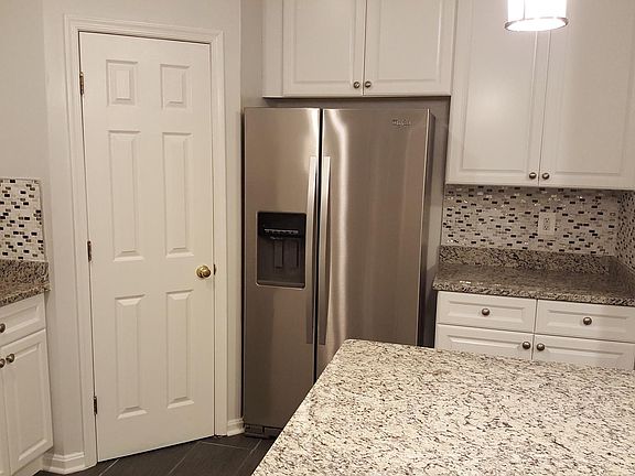 3rd image of 12801 Dunkirk Dr