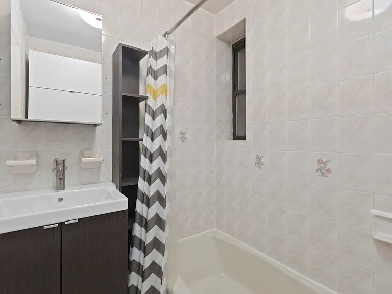 14 Orchard St #3E — Photo 5
