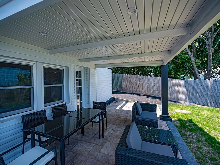 Cliff Rd E — Photo 31