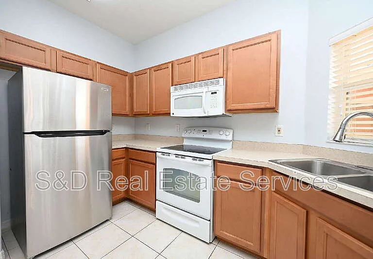 4219 Winding Vine Dr — Photo 6