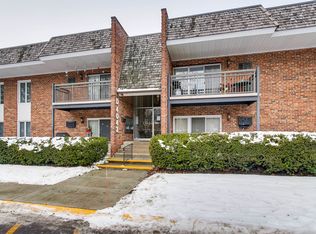 4043 Saratoga Ave #D-102, Downers Grove, IL 60515