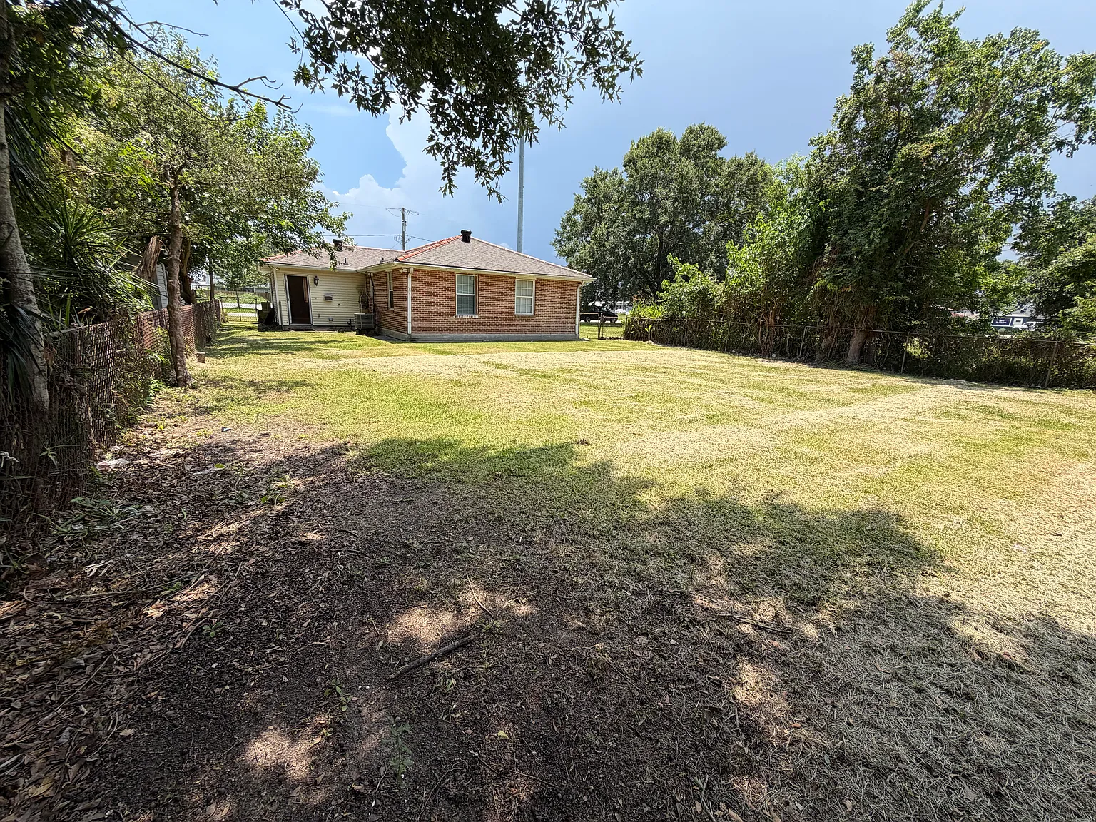 3 bed, 1200 sqft, $1,600 — Photo 4