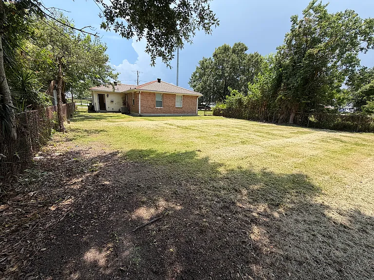 2612 Lyndell Dr — Photo 4