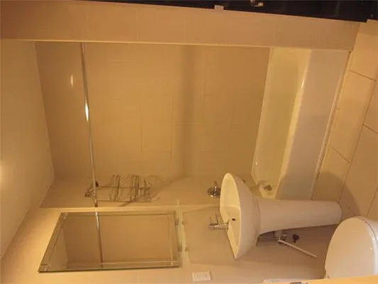 Rented by Kian Realty | media 32