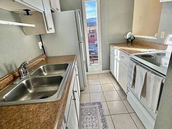 5th image of 4245 Loomis Ave APT 4
