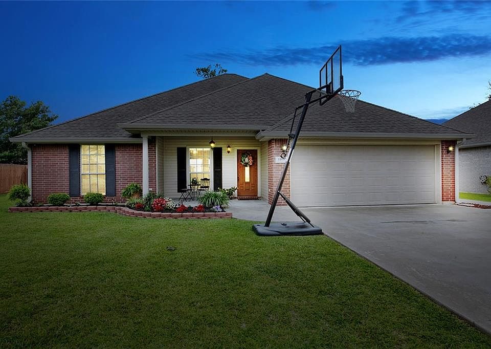 1st image of 1101 Garden Dr #D