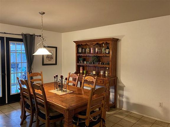 4th image of 204 Equestrian Dr
