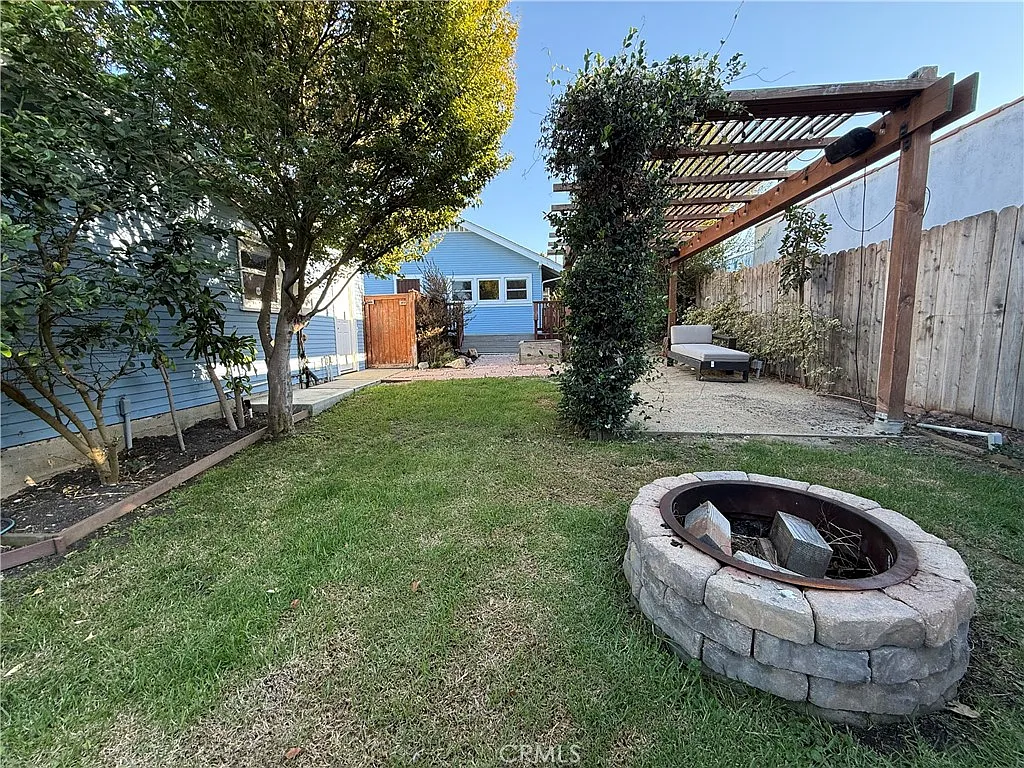 3 bed, 1060 sqft, $4,495 — Photo 4