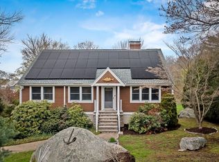 14 Ledge Ln, Gloucester, MA 01930