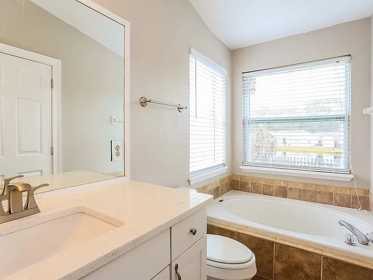 8241 Dover Cliff Ct — Photo 12