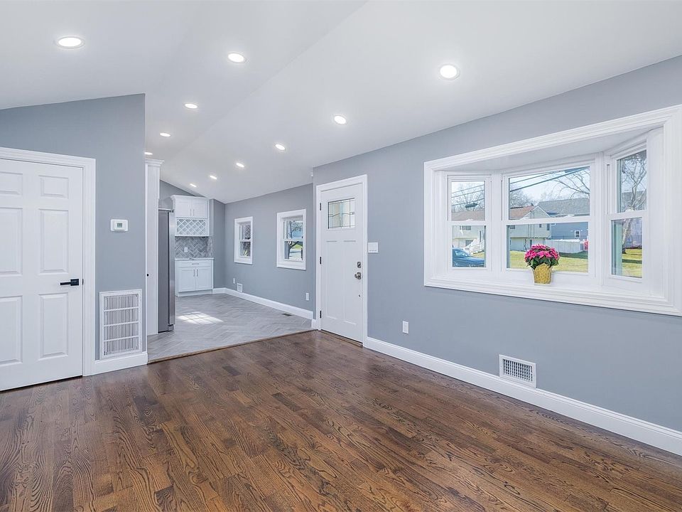 Heatherwood Village 124 Fawn Ln E Centereach NY Zillow