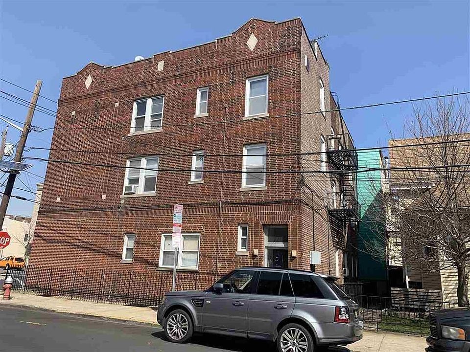 1st image of 42 Hutton St APT 4