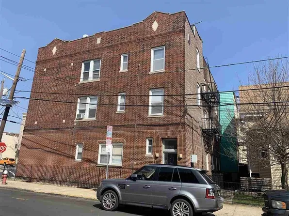 42 Hutton Street image 1 of 1