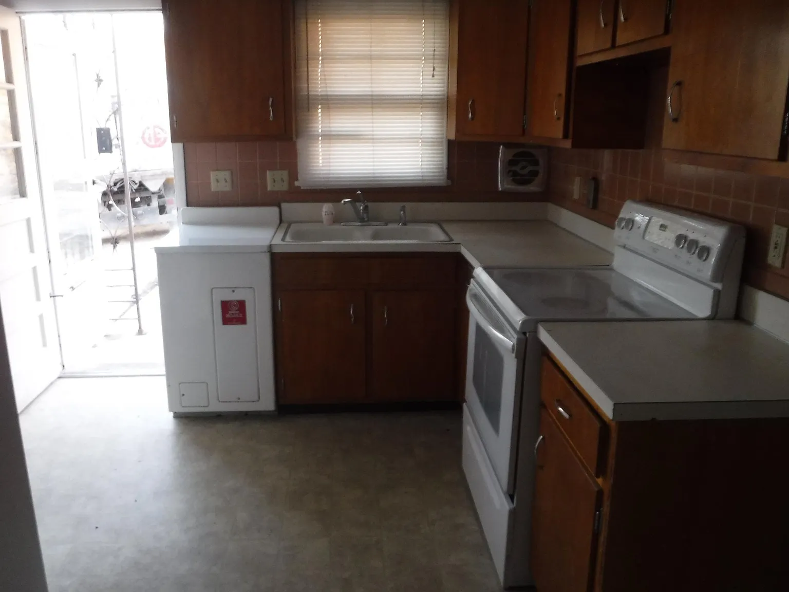 2 bed, 850 sqft, $650 — Photo 4
