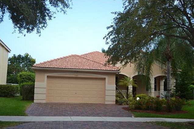 2nd image of 4081 Holly Ct