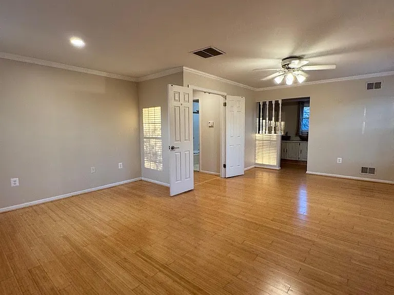 20333 Pleasant Ridge Dr — Photo 10
