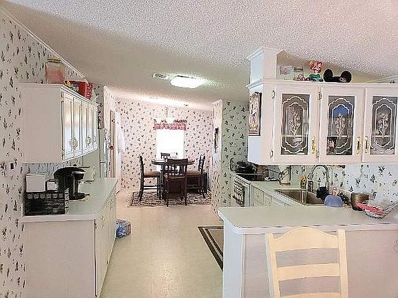 2nd image of 665 Arrow Ln