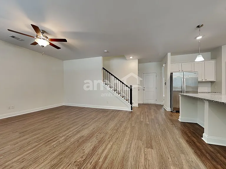 16368 Aubergine Aly — Photo 6