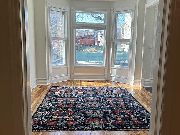 3rd image of 3345 N Lakewood Ave #1
