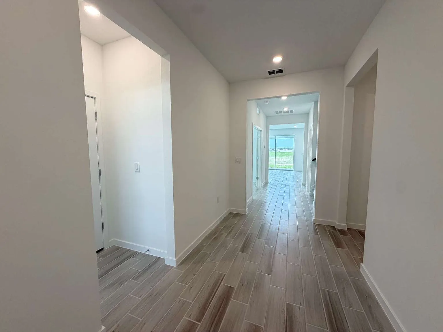 5 bed, 4.5 bath, 3416 sqft, $2,900 — Photo 4